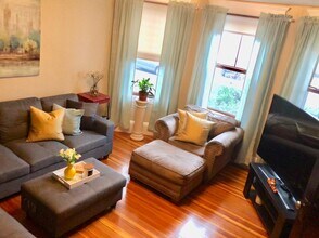 26 Marshall St, Unit 1 in Medford, MA - Building Photo - Building Photo