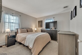 16 Lincoln St in Morristown, NJ - Foto de edificio - Building Photo