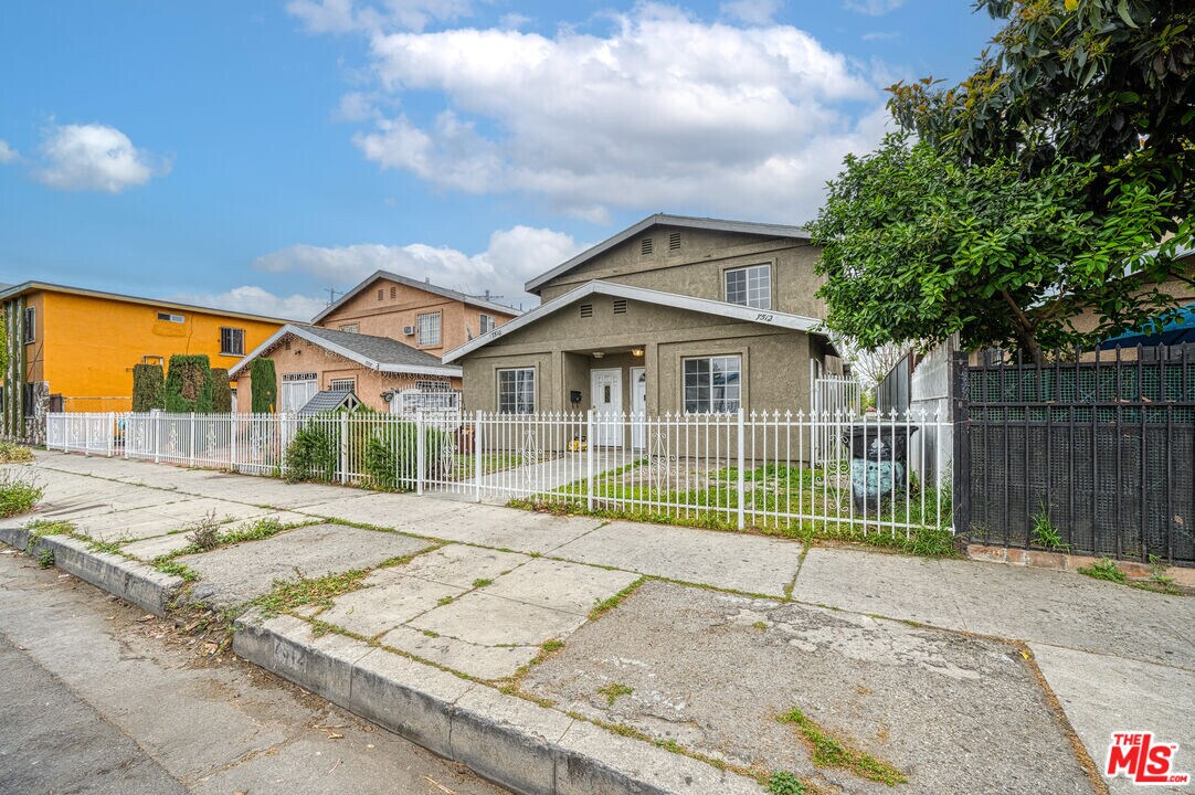 7510 Avalon Blvd in Los Angeles, CA - Building Photo