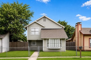 2041 New Haven Dr in Dallas, TX - Building Photo
