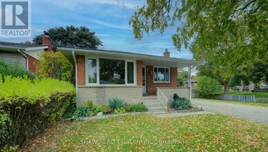 7 Hudson Crescent in Kitchener, ON - Building Photo - Building Photo