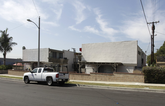 841 N Orange St in La Habra, CA - Building Photo - Building Photo