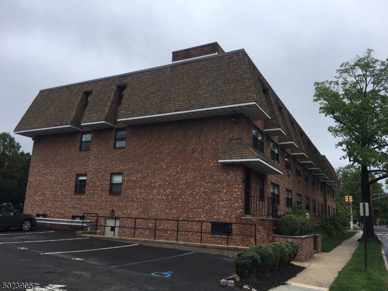 149 Main St in Millburn, NJ - Building Photo