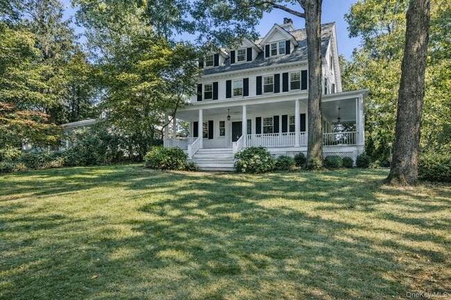 309 Milbank Ave in Greenwich, CT - Building Photo - Building Photo