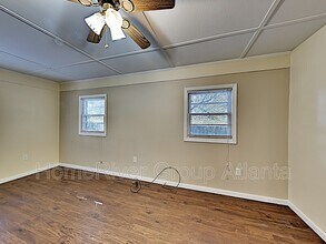 2540 Woodland Dr NW in Kennesaw, GA - Foto de edificio - Building Photo