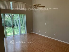 15871 NW 14th Rd in Pembroke Pines, FL - Foto de edificio - Building Photo