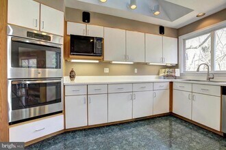 9915 S Glen Rd in Potomac, MD - Building Photo - Building Photo