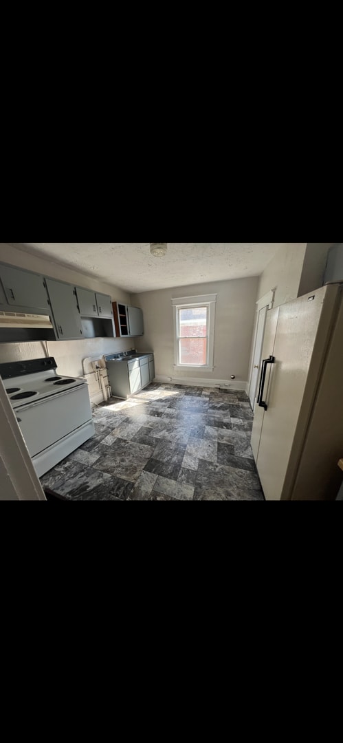 2125 Orange Ave NW in Roanoke, VA - Building Photo - Building Photo