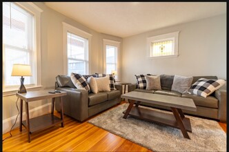 22 Dearborn St in Medford, MA - Building Photo - Building Photo