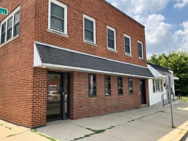 property at 1539 E Oakton St