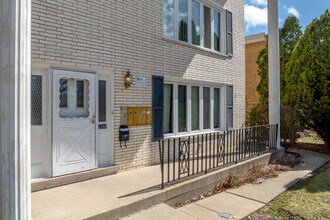 1249 Homestead Rd in La Grange Park, IL - Building Photo - Building Photo