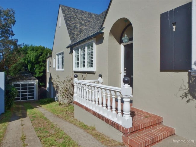 40 Santa Paula Ave in San Francisco, CA - Building Photo - Building Photo