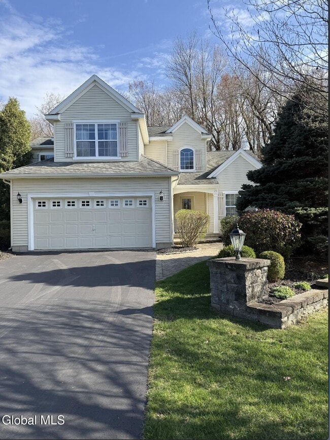 25 Brittany Oaks in Clifton Park, NY - Building Photo - Building Photo