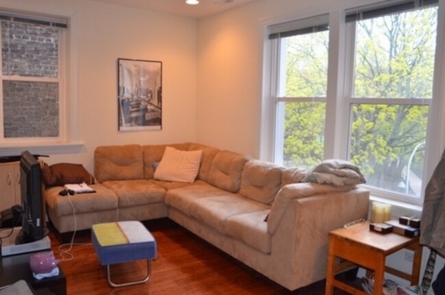 4751 N Virginia Ave in Chicago, IL - Building Photo - Building Photo