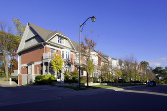 Port Credit Village in Mississauga, ON - Building Photo - Building Photo