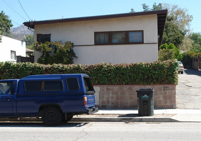 10312 Plainview Ave in Tujunga, CA - Building Photo - Building Photo