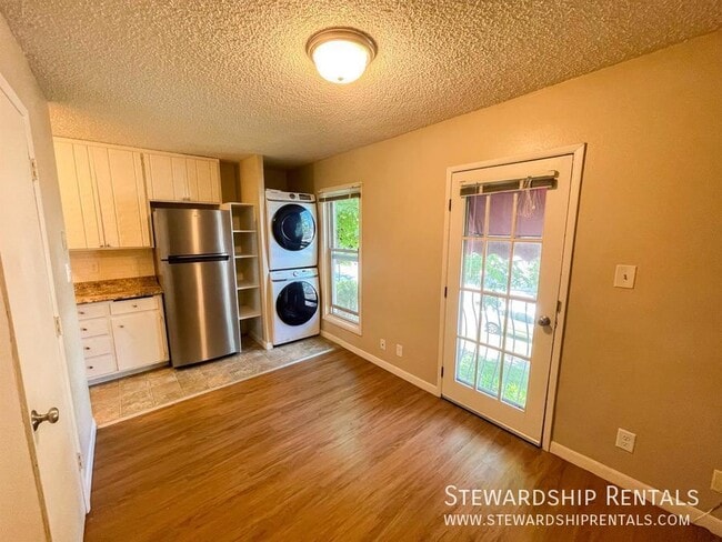 893 W 5th Ave in Eugene, OR - Building Photo - Building Photo