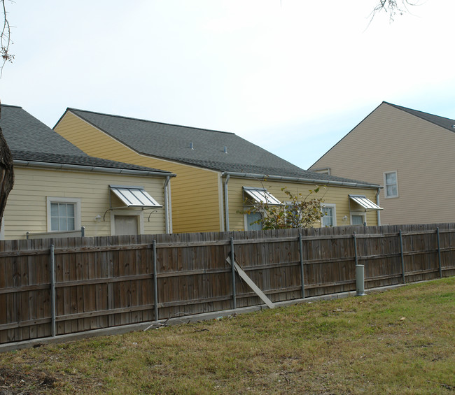 1930 F Annunciation St in New Orleans, LA - Building Photo - Building Photo