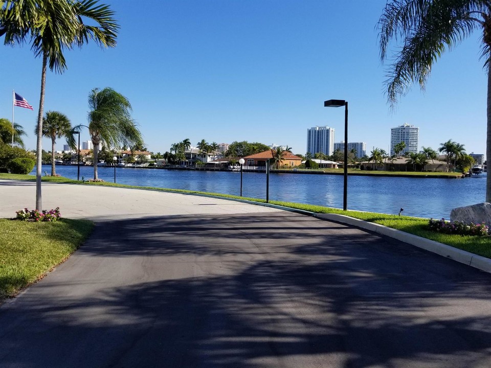 6207 Bay Club Dr in Fort Lauderdale, FL - Building Photo