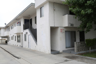 3112 S Canfield Ave in Los Angeles, CA - Building Photo - Building Photo