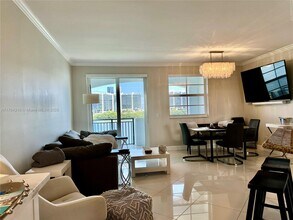 3255 NE 184th St, Unit # 12507 in Aventura, FL - Foto de edificio - Building Photo