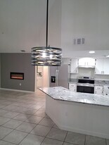 10490 Chalmer St, Unit 8 in Spring Hill, FL - Building Photo
