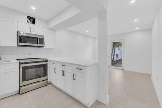 508 NW 11th St in Miami, FL - Building Photo - Building Photo