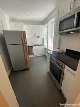 131 Sutherland Rd, Unit C in Boston, MA - Building Photo - Building Photo