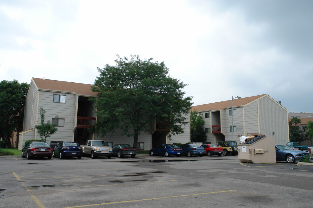 The Shores Apartments in Wichita, KS - Building Photo