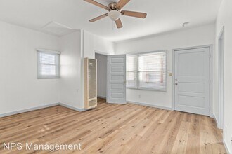 526 Magnolia Ave in Long Beach, CA - Building Photo - Building Photo
