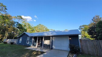19491 NW 237th St in High Springs, FL - Building Photo