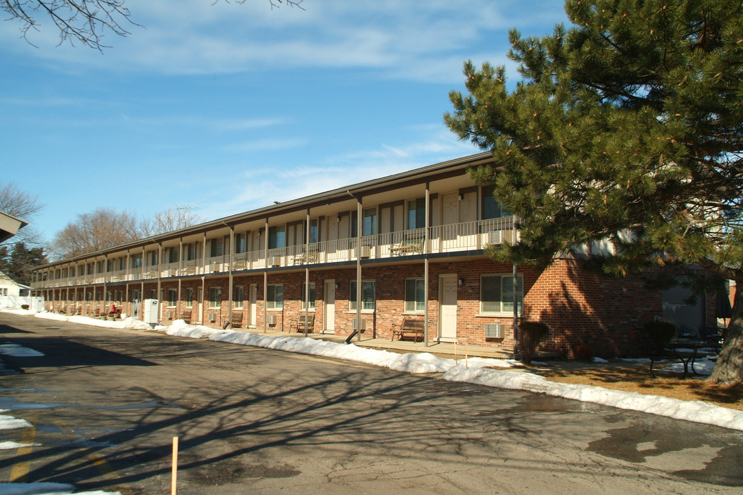 Autumn Park in Mount Clemens, MI - Building Photo