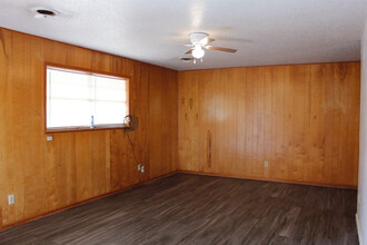 6501 Avenue R in Lubbock, TX - Building Photo - Building Photo