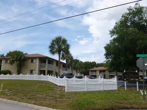 Oakmont Apartments in New Port Richey, FL - Building Photo - Building Photo