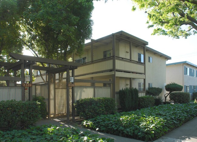 2326-2328 Pauline Dr in San Jose, CA - Foto de edificio - Building Photo