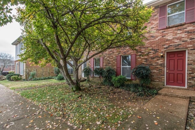 4001 Anderson Rd in Nashville, TN - Building Photo - Building Photo