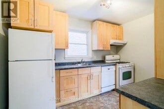 18 Northview Ave in Toronto, ON - Building Photo - Building Photo