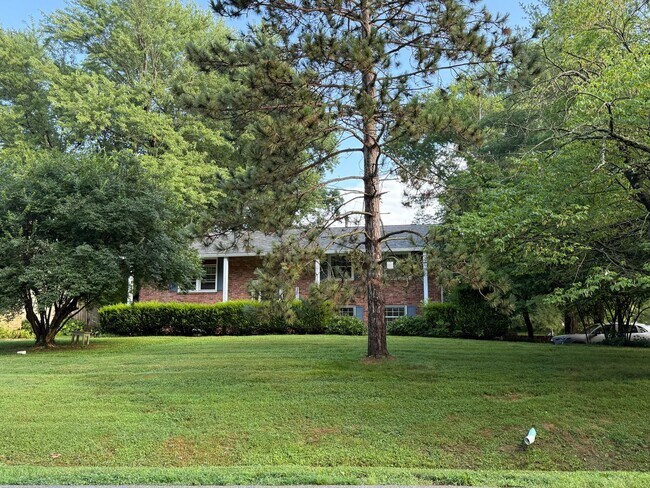 3519 E Morningside Dr in Bloomington, IN - Building Photo - Building Photo