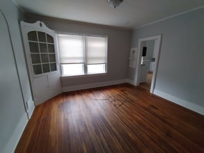 246 W 6th St in Oswego, NY - Foto de edificio - Building Photo