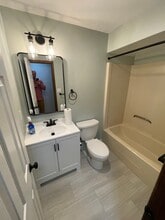 10 Edgewood Terrace, Unit 4 in Castleton On Hudson, NY - Foto de edificio - Building Photo