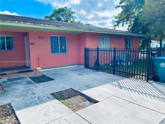 5857 NW 13th Ave in Miami, FL - Building Photo - Building Photo