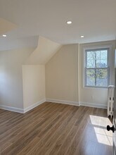 12 Thomas Pl in New Rochelle, NY - Building Photo - Building Photo