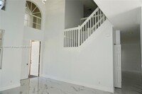 3569 NW 108th Ave in Sunrise, FL - Foto de edificio - Building Photo