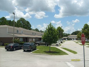 Hickory Glen Townhomes in St. Cloud, FL - Building Photo - Building Photo