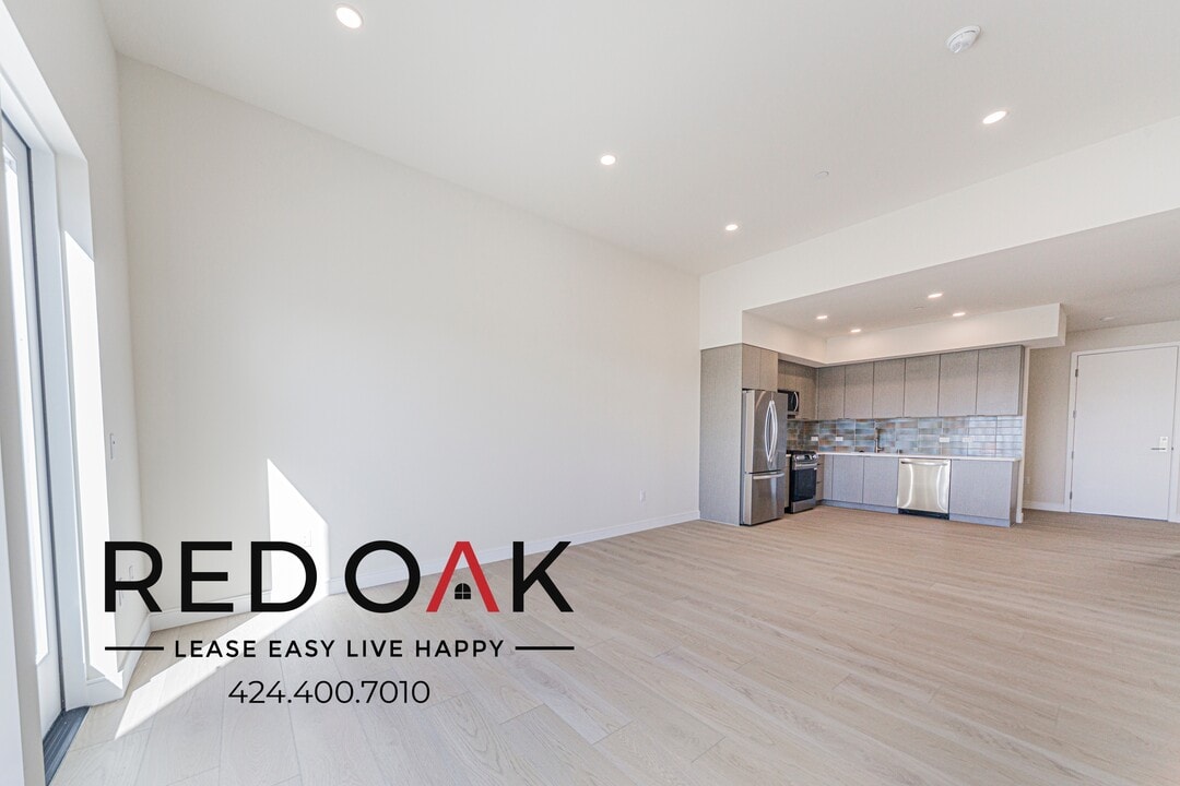 5320 Cartwright Ave in Los Angeles, CA - Building Photo