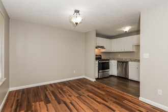 4841 Bayview Ct in Dayton, OH - Foto de edificio - Building Photo