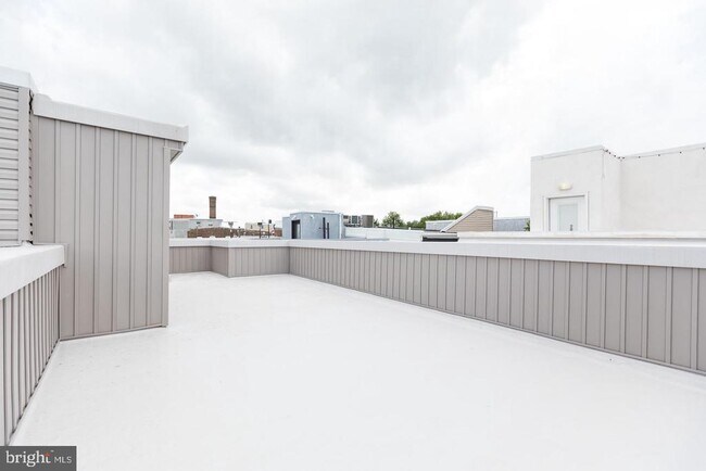 2230 Frankford Ave in Philadelphia, PA - Building Photo - Building Photo