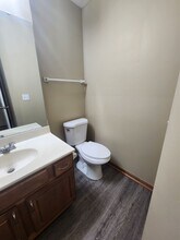 505A SE Chelsey Ln in Oak Grove, MO - Building Photo - Building Photo