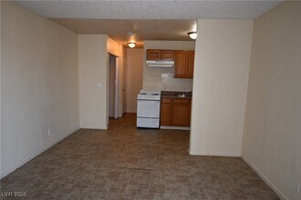 3021 E Carey Ave in North Las Vegas, NV - Building Photo - Building Photo