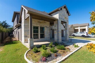 204 Serrano St in Georgetown, TX - Building Photo - Building Photo